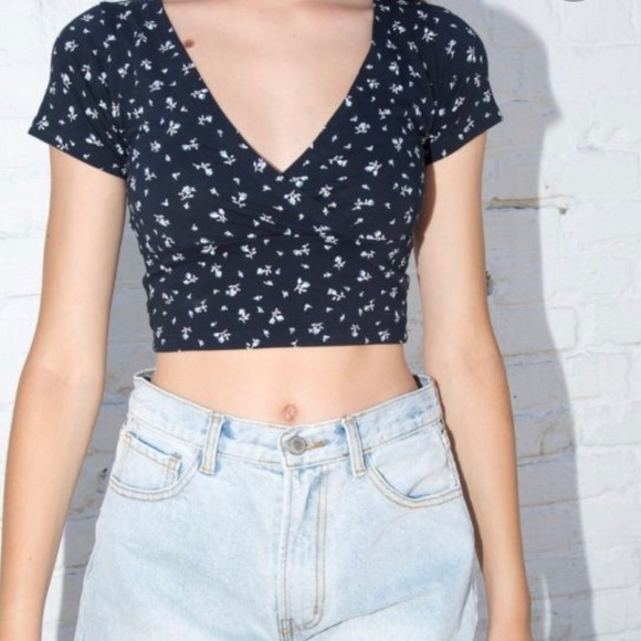 Brandy Melville Tops - BRANDY MELVILLE - Amara Top (OS)